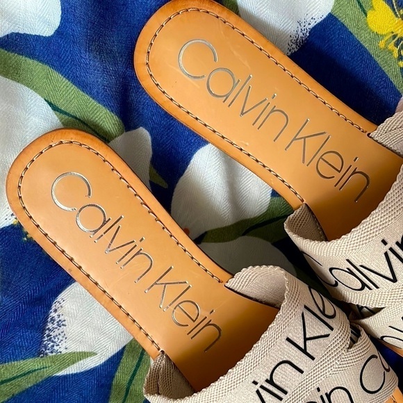 Brand New Calvin Klein Multi Cross Fabric Strap Slides Sandals - Picture 3 of 10